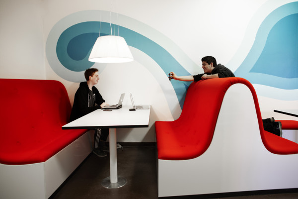 Red lounge_2_Design Rosan Bosch Studio_Photo Kim Wendt